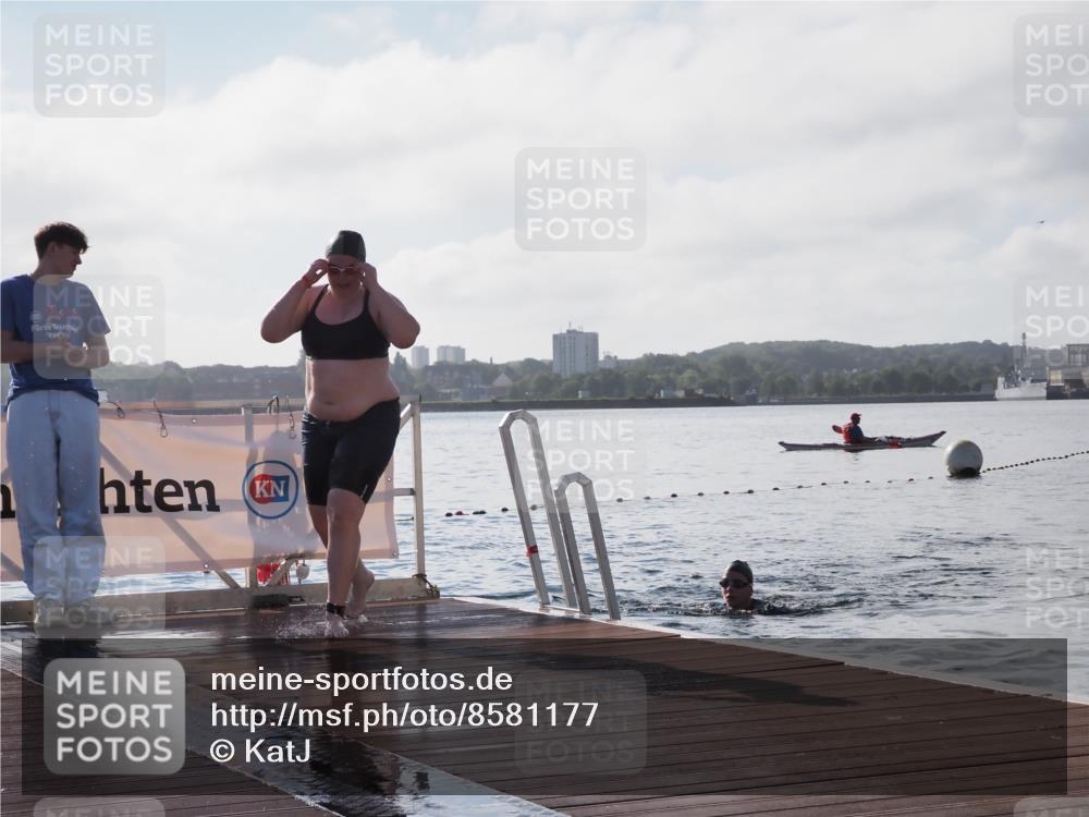 17.08.2025 - KN Förde Triathlon 2025 KatJ http://msf.ph/oto/8581177 17.08.2025 09:24:55 Schwimmen 251, 251 meine-sportfotos.de