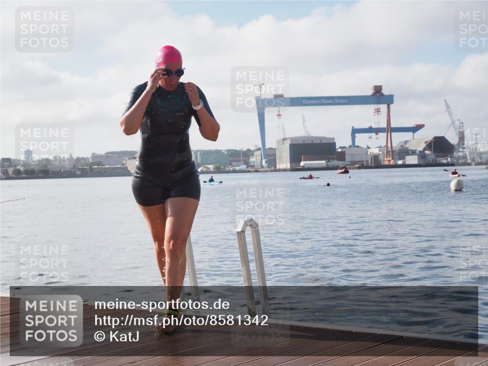 17.08.2025 - KN Förde Triathlon 2025 KatJ http://msf.ph/oto/8581342 17.08.2025 09:25:12 Schwimmen 199, 248, 199, 248 meine-sportfotos.de