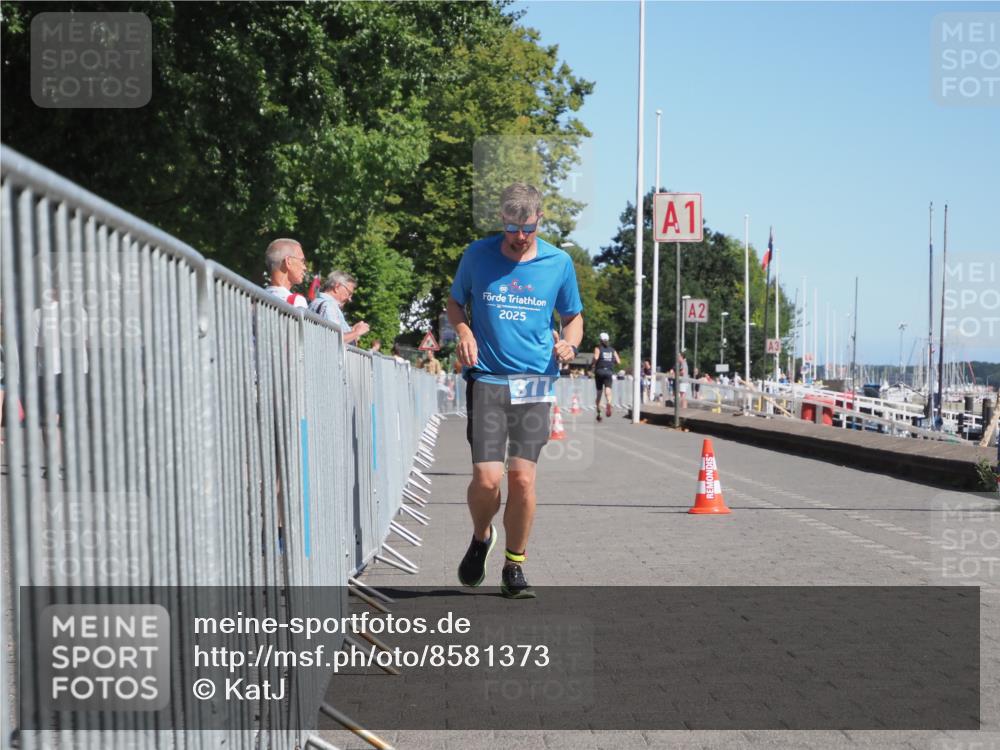 17.08.2025 - KN Förde Triathlon 2025 KatJ http://msf.ph/oto/8581373 17.08.2025 12:21:04 Laufen 377 meine-sportfotos.de