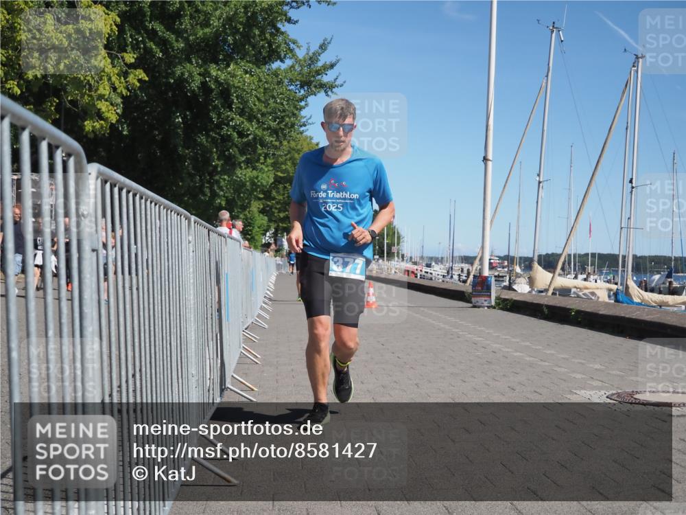 17.08.2025 - KN Förde Triathlon 2025 KatJ http://msf.ph/oto/8581427 17.08.2025 12:21:06 Laufen 355, 377 meine-sportfotos.de