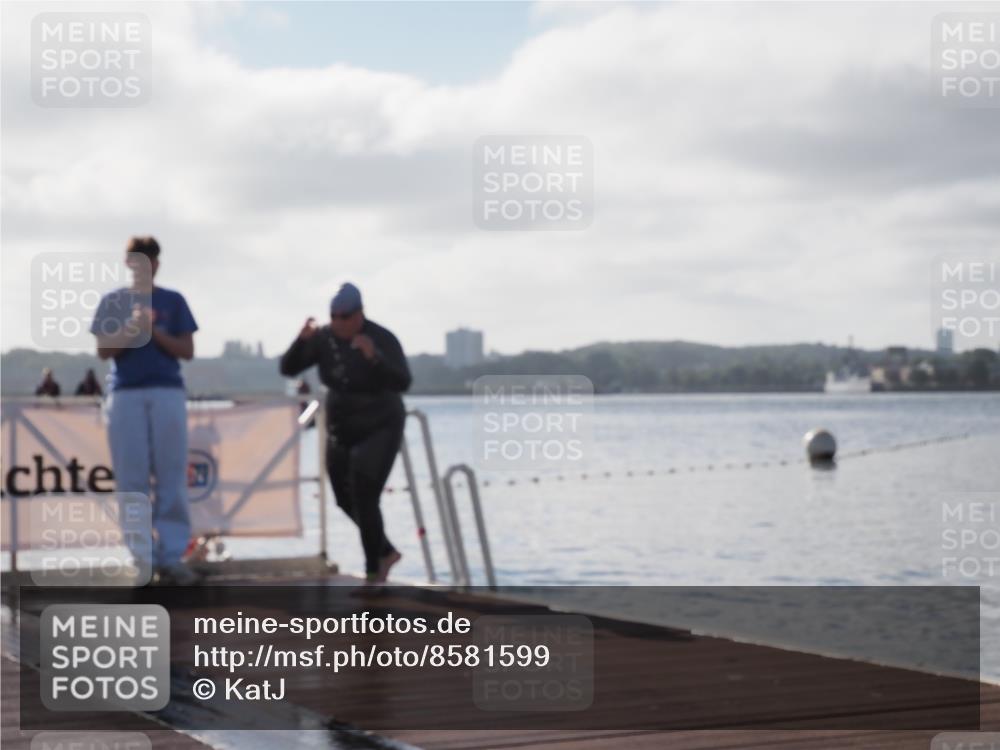 17.08.2025 - KN Förde Triathlon 2025 KatJ http://msf.ph/oto/8581599 17.08.2025 09:33:26 Schwimmen 238, 238 meine-sportfotos.de