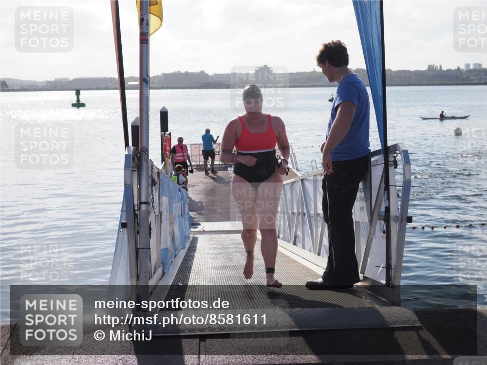 17.08.2025 - KN Förde Triathlon 2025 MichiJ http://msf.ph/oto/8581611 17.08.2025 09:20:25 Schwimmen 179, 196, 196, 211, 240 meine-sportfotos.de