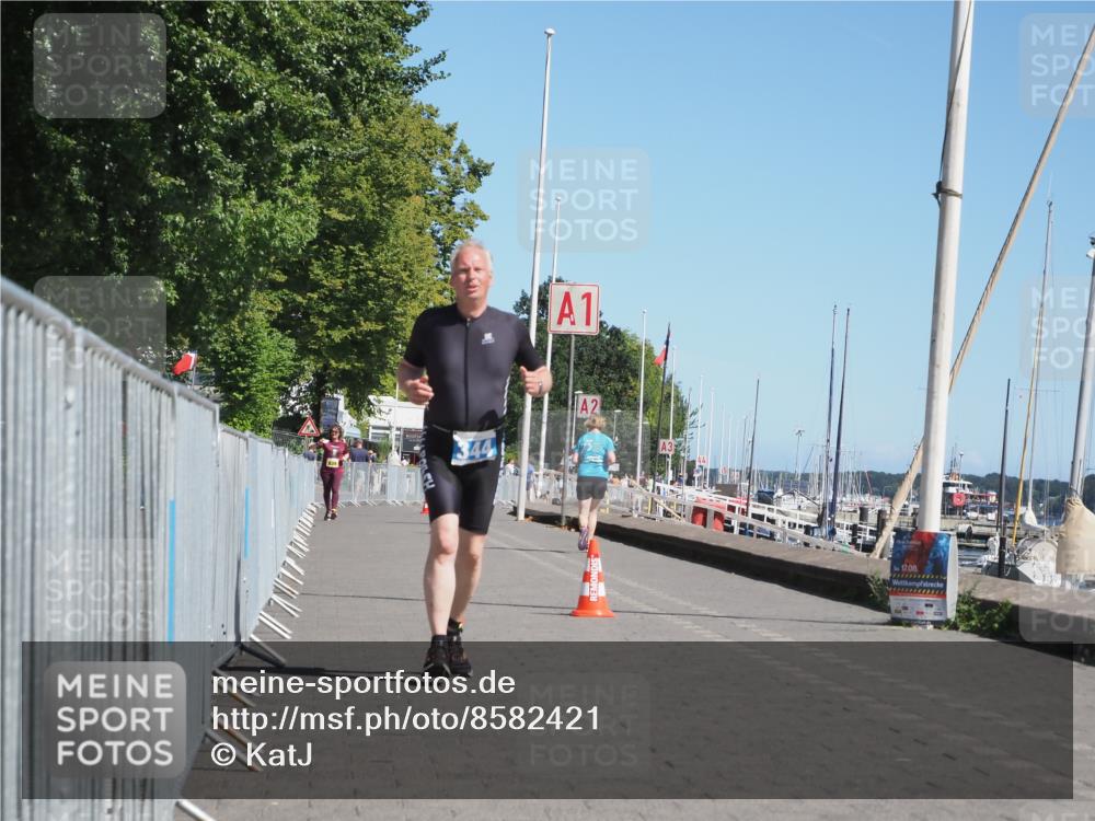 17.08.2025 - KN Förde Triathlon 2025 KatJ http://msf.ph/oto/8582421 17.08.2025 12:24:31 Laufen 338, 344 meine-sportfotos.de