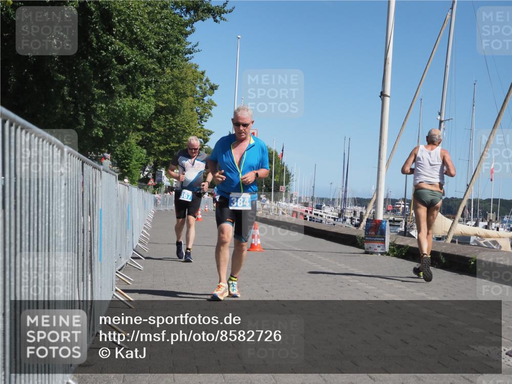 17.08.2025 - KN Förde Triathlon 2025 KatJ http://msf.ph/oto/8582726 17.08.2025 12:26:46 Laufen 367, 384 meine-sportfotos.de