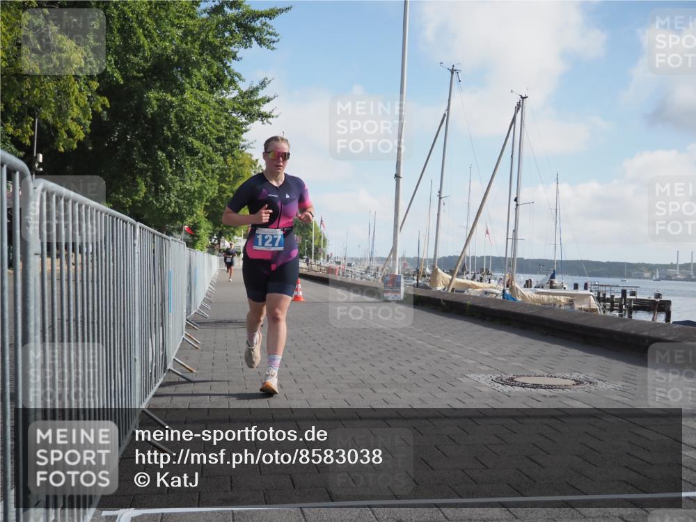 17.08.2025 - KN Förde Triathlon 2025 KatJ http://msf.ph/oto/8583038 17.08.2025 10:04:53 Laufen 127, 253 meine-sportfotos.de