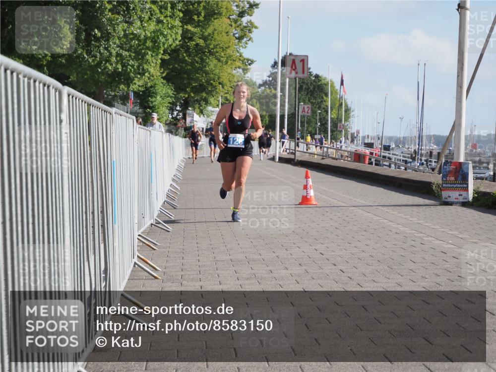 17.08.2025 - KN Förde Triathlon 2025 KatJ http://msf.ph/oto/8583150 17.08.2025 10:05:28 Laufen 128 meine-sportfotos.de