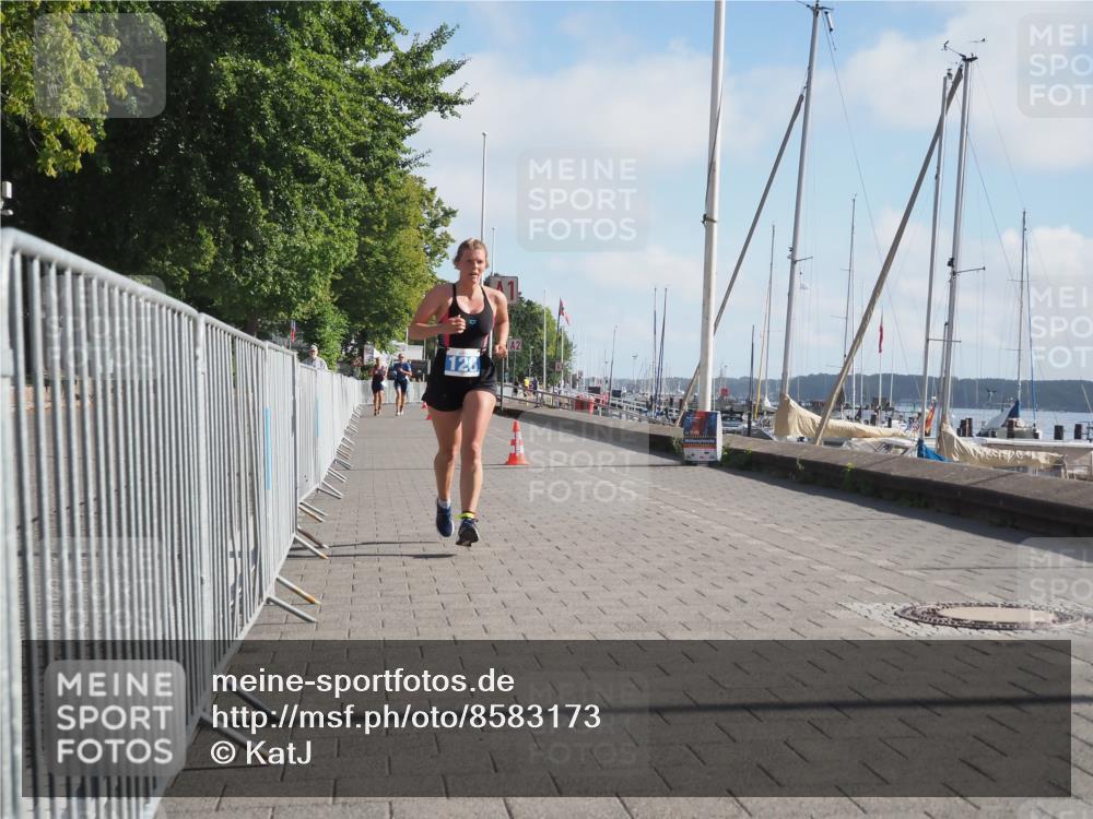 17.08.2025 - KN Förde Triathlon 2025 KatJ http://msf.ph/oto/8583173 17.08.2025 10:05:30 Laufen 128 meine-sportfotos.de