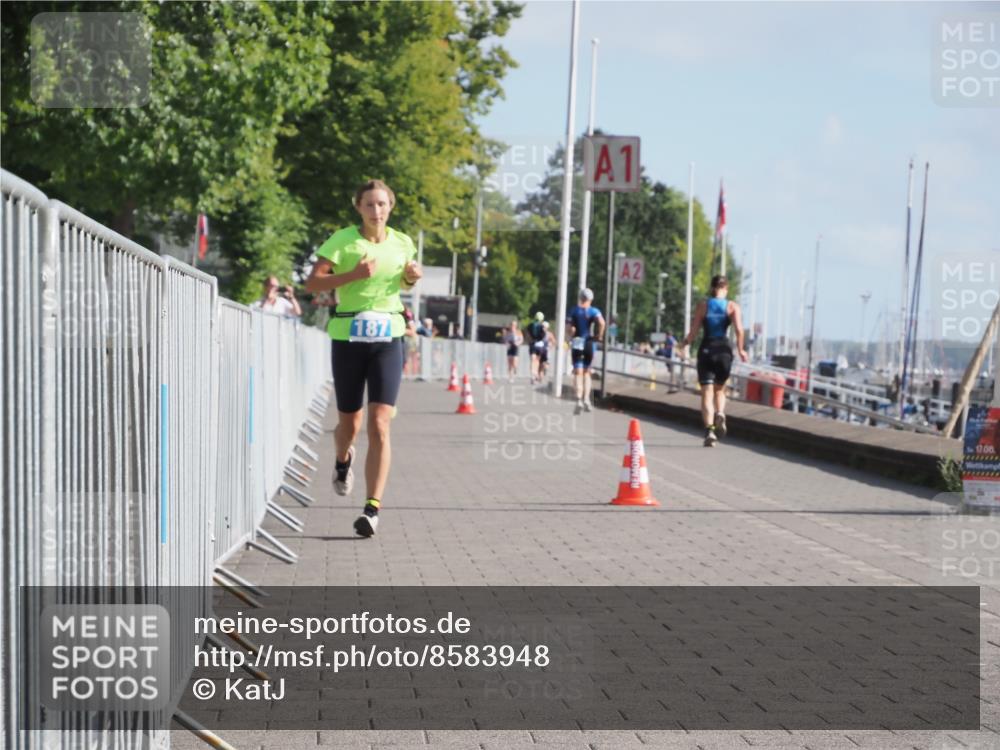 17.08.2025 - KN Förde Triathlon 2025 KatJ http://msf.ph/oto/8583948 17.08.2025 10:08:07 Laufen 187 meine-sportfotos.de
