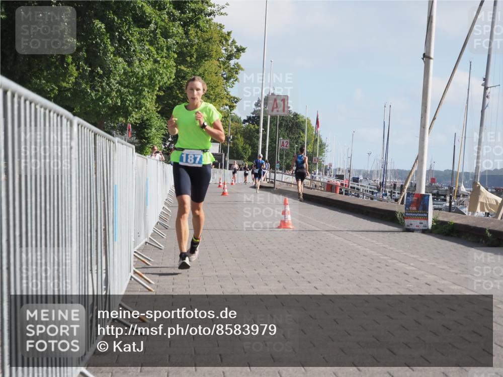 17.08.2025 - KN Förde Triathlon 2025 KatJ http://msf.ph/oto/8583979 17.08.2025 10:08:09 Laufen 143, 187 meine-sportfotos.de