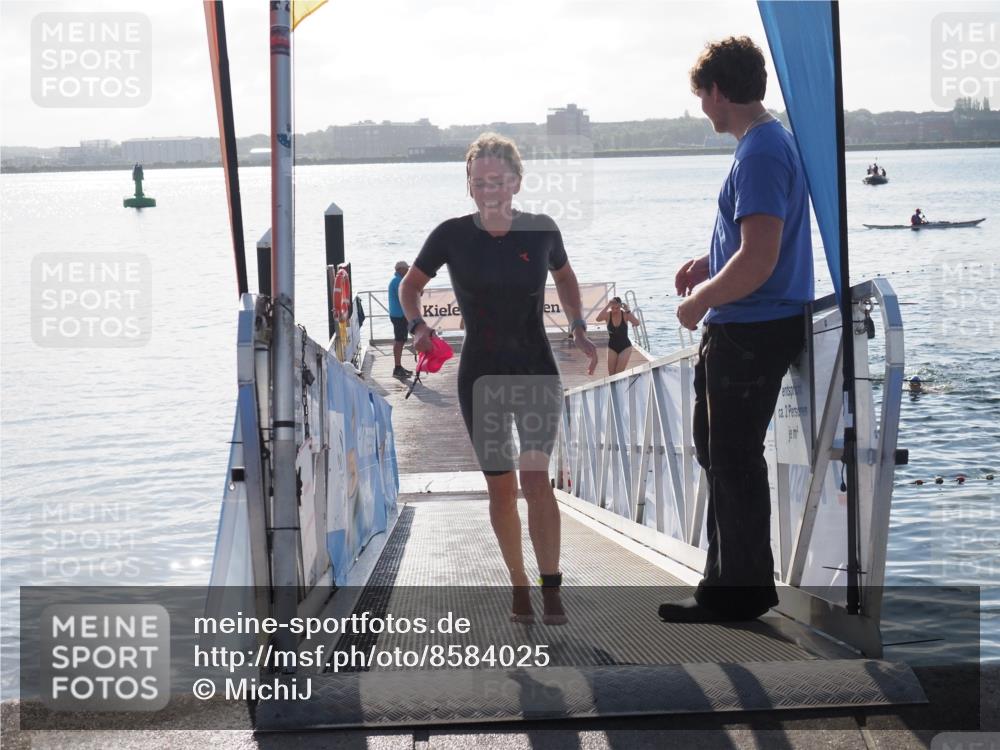 17.08.2025 - KN Förde Triathlon 2025 MichiJ http://msf.ph/oto/8584025 17.08.2025 09:22:10 Schwimmen 210, 212, 215, 242, 111, 208, 210, 213, 224 meine-sportfotos.de