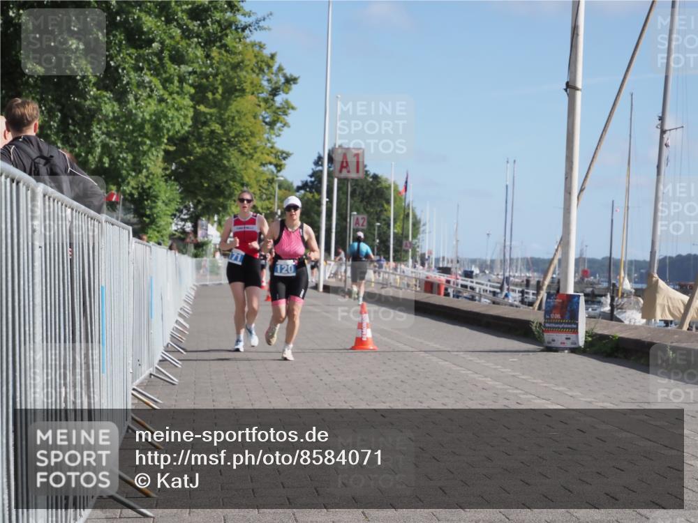 17.08.2025 - KN Förde Triathlon 2025 KatJ http://msf.ph/oto/8584071 17.08.2025 10:32:39 Laufen 120, 171 meine-sportfotos.de