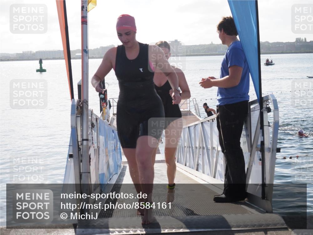 17.08.2025 - KN Förde Triathlon 2025 MichiJ http://msf.ph/oto/8584161 17.08.2025 09:22:16 Schwimmen 210, 213, 224, 242, 111, 208, 213, 224 meine-sportfotos.de