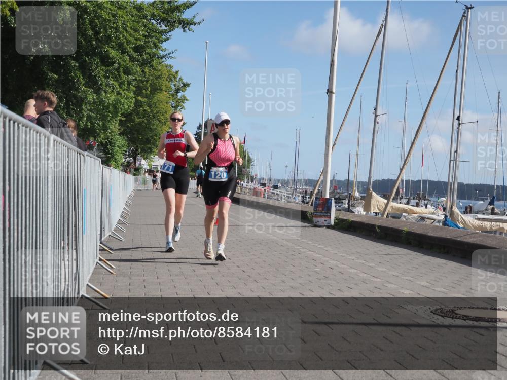 17.08.2025 - KN Förde Triathlon 2025 KatJ http://msf.ph/oto/8584181 17.08.2025 10:32:42 Laufen 120, 171 meine-sportfotos.de