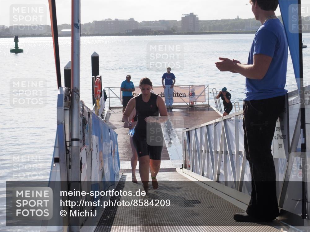 17.08.2025 - KN Förde Triathlon 2025 MichiJ http://msf.ph/oto/8584209 17.08.2025 09:22:25 Schwimmen 111, 208, 213, 224, 111, 208, 221, 235 meine-sportfotos.de