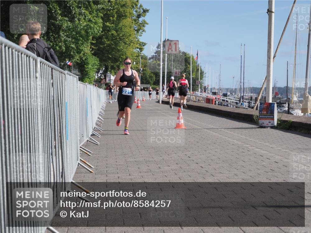 17.08.2025 - KN Förde Triathlon 2025 KatJ http://msf.ph/oto/8584257 17.08.2025 10:33:02 Laufen 221, 225 meine-sportfotos.de