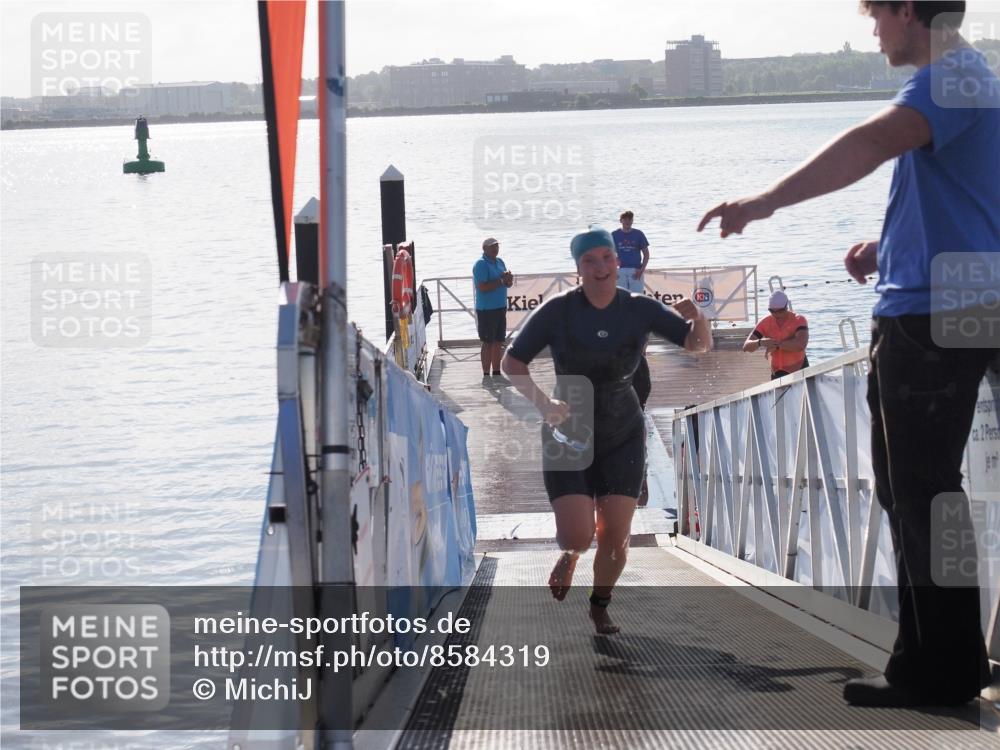 17.08.2025 - KN Förde Triathlon 2025 MichiJ http://msf.ph/oto/8584319 17.08.2025 09:22:30 Schwimmen 111, 208, 221, 235 meine-sportfotos.de