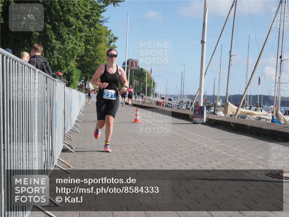 17.08.2025 - KN Förde Triathlon 2025 KatJ http://msf.ph/oto/8584333 17.08.2025 10:33:05 Laufen 215, 221, 225 meine-sportfotos.de