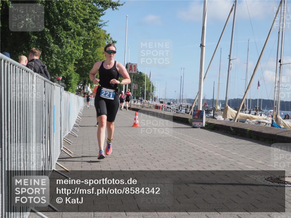 17.08.2025 - KN Förde Triathlon 2025 KatJ http://msf.ph/oto/8584342 17.08.2025 10:33:05 Laufen 215, 221, 225 meine-sportfotos.de