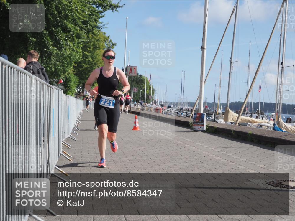 17.08.2025 - KN Förde Triathlon 2025 KatJ http://msf.ph/oto/8584347 17.08.2025 10:33:05 Laufen 215, 221, 225 meine-sportfotos.de