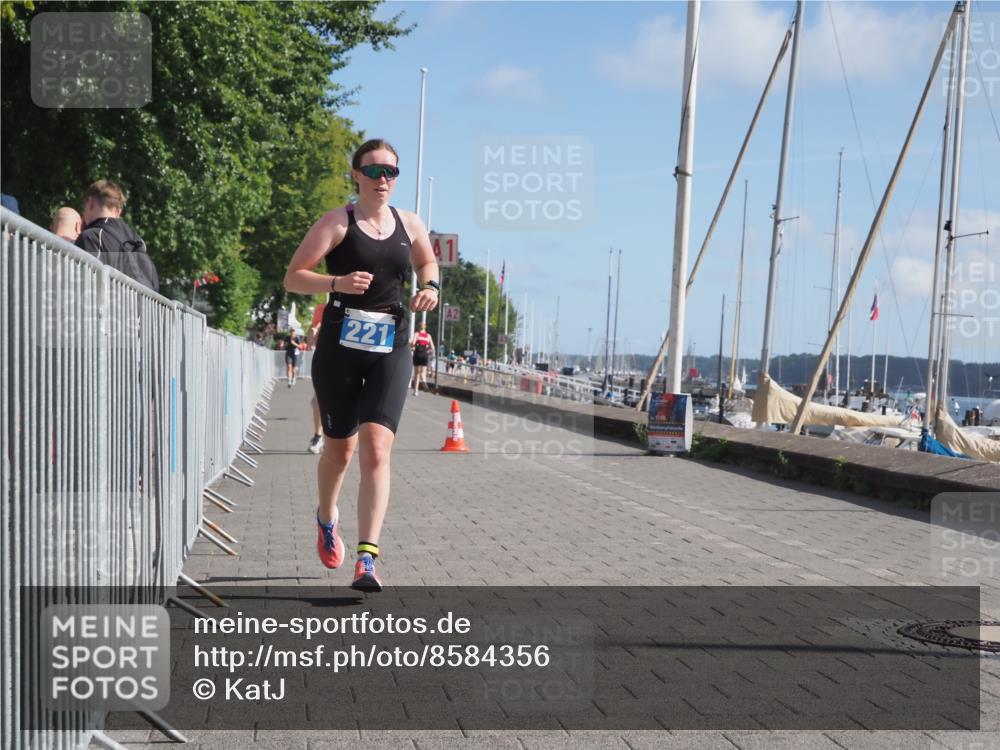 17.08.2025 - KN Förde Triathlon 2025 KatJ http://msf.ph/oto/8584356 17.08.2025 10:33:06 Laufen 215, 221, 225 meine-sportfotos.de
