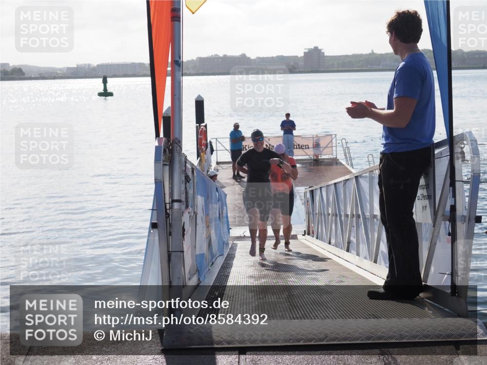 17.08.2025 - KN Förde Triathlon 2025 MichiJ http://msf.ph/oto/8584392 17.08.2025 09:22:34 Schwimmen 111, 208, 221, 235, 221, 235, 246 meine-sportfotos.de