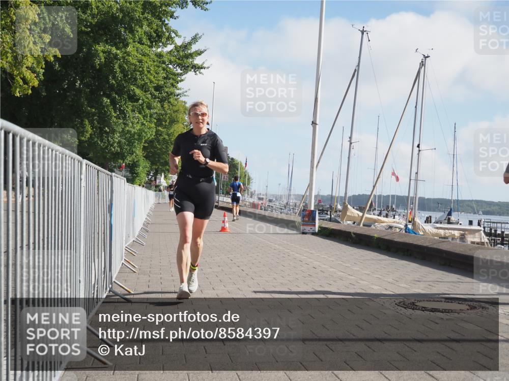 17.08.2025 - KN Förde Triathlon 2025 KatJ http://msf.ph/oto/8584397 17.08.2025 10:09:24 Laufen 144, 162 meine-sportfotos.de
