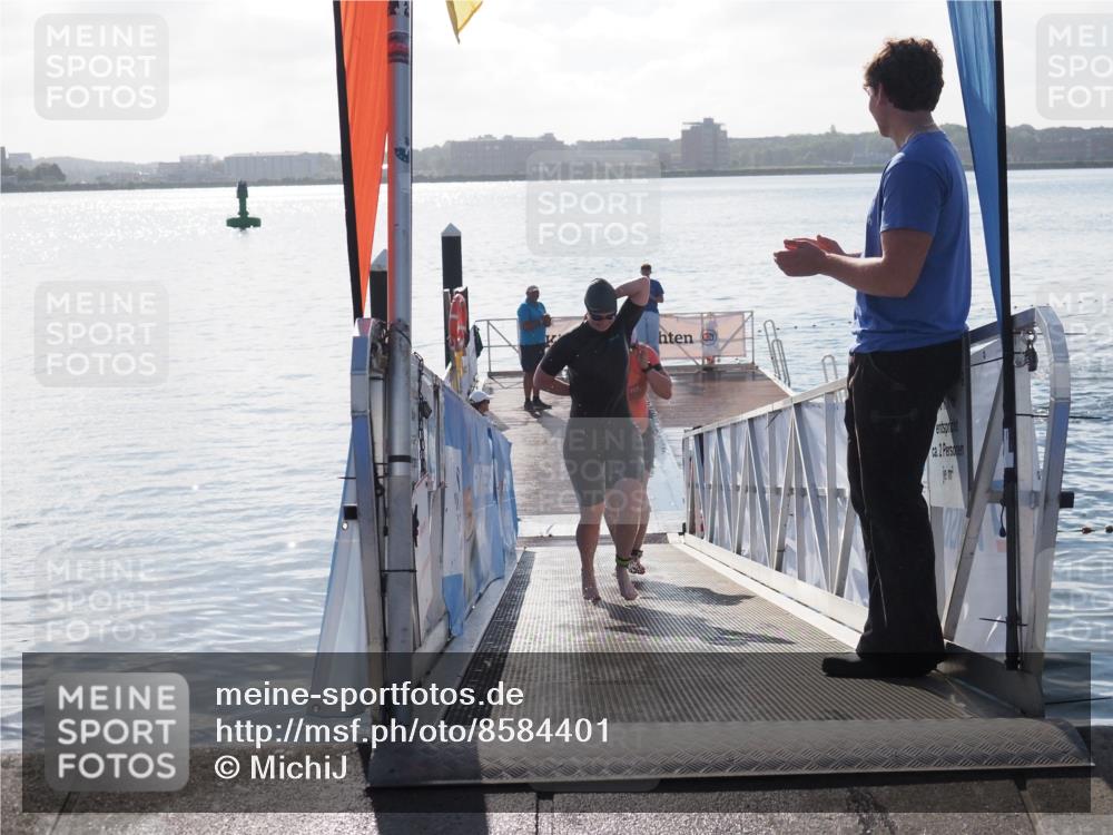 17.08.2025 - KN Förde Triathlon 2025 MichiJ http://msf.ph/oto/8584401 17.08.2025 09:22:34 Schwimmen 111, 208, 221, 235, 221, 235, 246 meine-sportfotos.de