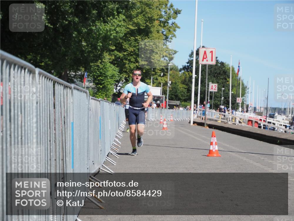 17.08.2025 - KN Förde Triathlon 2025 KatJ http://msf.ph/oto/8584429 17.08.2025 13:26:52 Laufen 431, 447 meine-sportfotos.de