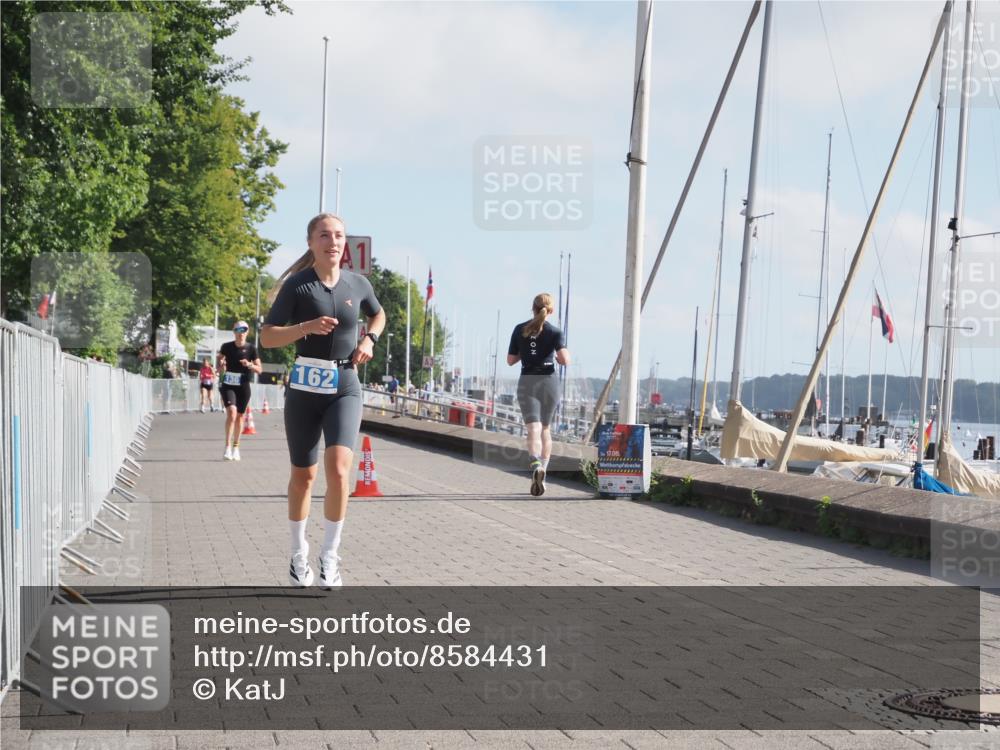 17.08.2025 - KN Förde Triathlon 2025 KatJ http://msf.ph/oto/8584431 17.08.2025 10:09:28 Laufen 136, 144, 162 meine-sportfotos.de