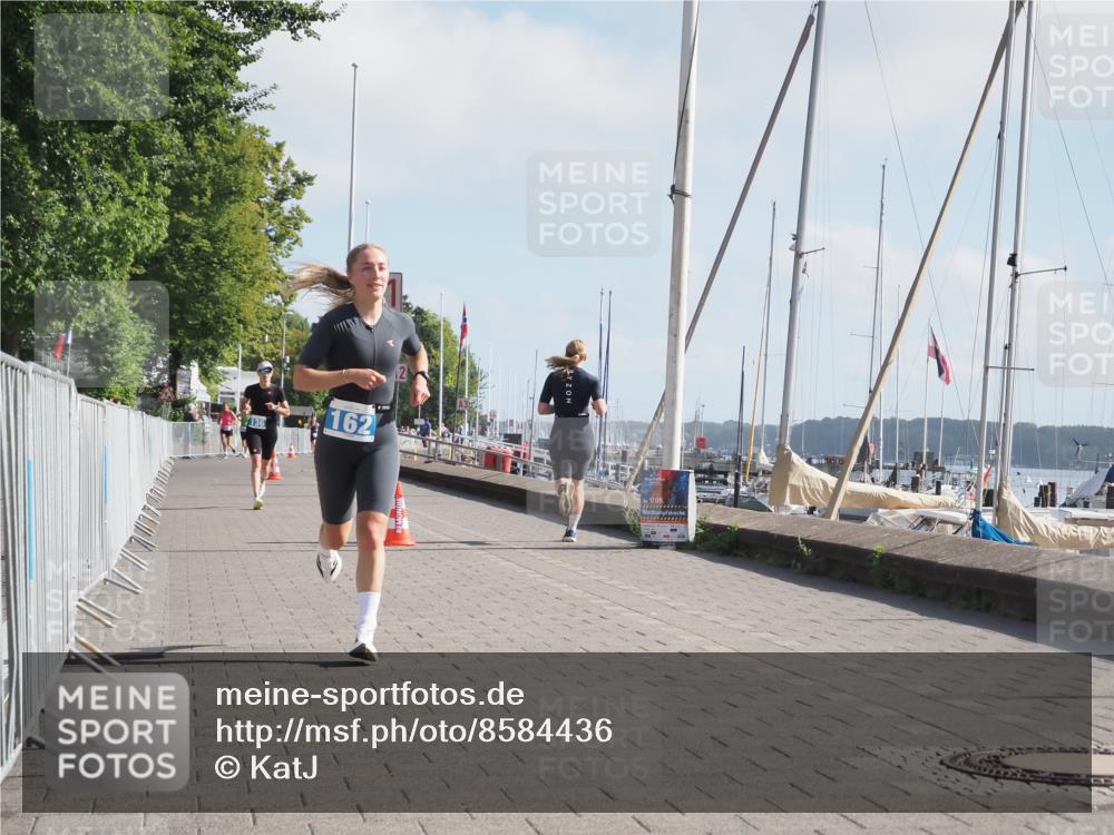 17.08.2025 - KN Förde Triathlon 2025 KatJ http://msf.ph/oto/8584436 17.08.2025 10:09:28 Laufen 136, 144, 162 meine-sportfotos.de