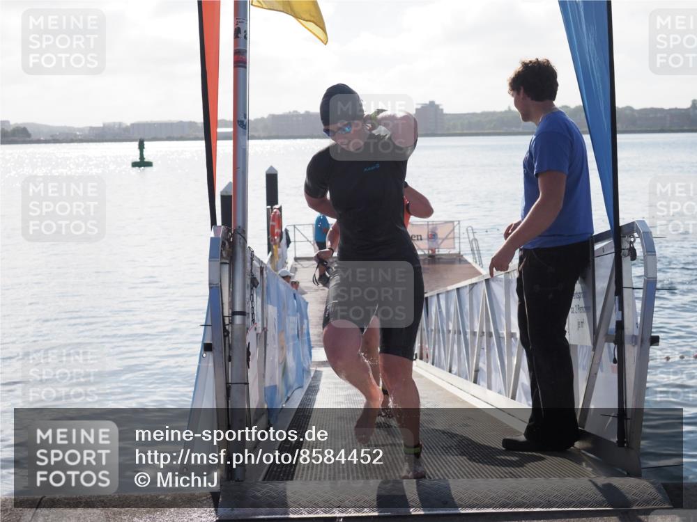 17.08.2025 - KN Förde Triathlon 2025 MichiJ http://msf.ph/oto/8584452 17.08.2025 09:22:36 Schwimmen 111, 208, 221, 235, 221, 235, 246, 249 meine-sportfotos.de