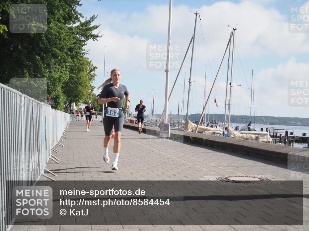 17.08.2025 - KN Förde Triathlon 2025 KatJ http://msf.ph/oto/8584454 17.08.2025 10:09:29 Laufen 136, 162 meine-sportfotos.de