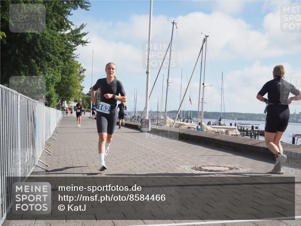 17.08.2025 - KN Förde Triathlon 2025 KatJ http://msf.ph/oto/8584466 17.08.2025 10:09:29 Laufen 136, 162 meine-sportfotos.de