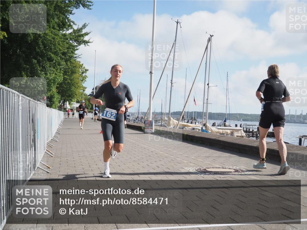 17.08.2025 - KN Förde Triathlon 2025 KatJ http://msf.ph/oto/8584471 17.08.2025 10:09:29 Laufen 136, 162 meine-sportfotos.de