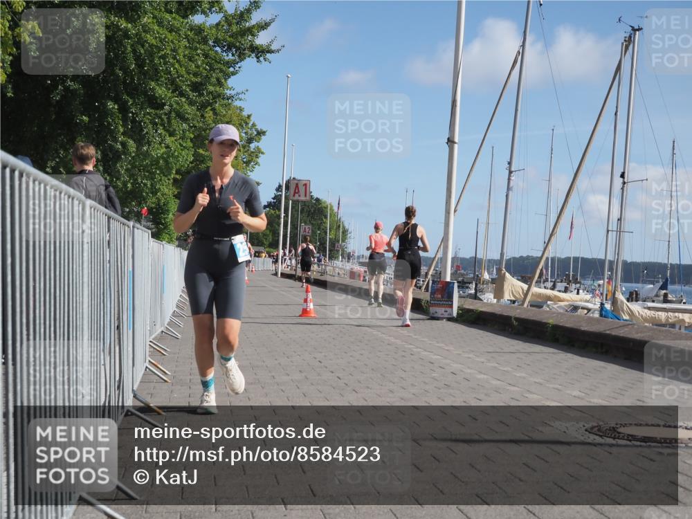 17.08.2025 - KN Förde Triathlon 2025 KatJ http://msf.ph/oto/8584523 17.08.2025 10:33:22 Laufen 254 meine-sportfotos.de
