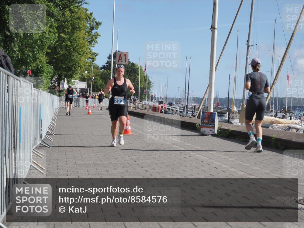 17.08.2025 - KN Förde Triathlon 2025 KatJ http://msf.ph/oto/8584576 17.08.2025 10:33:29 Laufen 223 meine-sportfotos.de