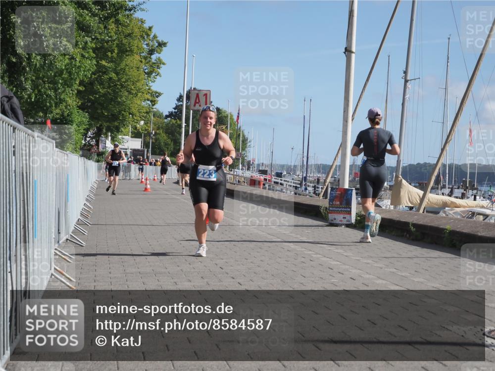 17.08.2025 - KN Förde Triathlon 2025 KatJ http://msf.ph/oto/8584587 17.08.2025 10:33:30 Laufen 223 meine-sportfotos.de