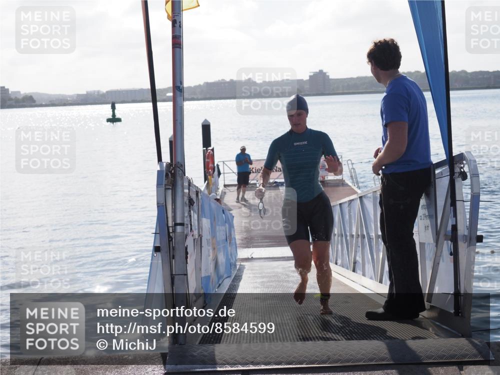 17.08.2025 - KN Förde Triathlon 2025 MichiJ http://msf.ph/oto/8584599 17.08.2025 09:22:47 Schwimmen 235, 246, 234, 246, 249 meine-sportfotos.de