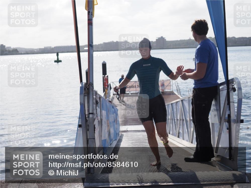 17.08.2025 - KN Förde Triathlon 2025 MichiJ http://msf.ph/oto/8584610 17.08.2025 09:22:47 Schwimmen 235, 246, 234, 246, 249 meine-sportfotos.de