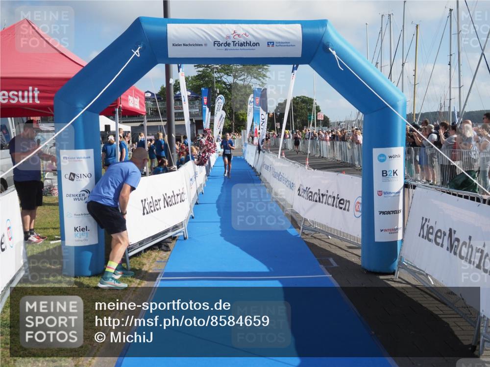 17.08.2025 - KN Förde Triathlon 2025 MichiJ http://msf.ph/oto/8584659 17.08.2025 10:10:29 Laufen 104 meine-sportfotos.de