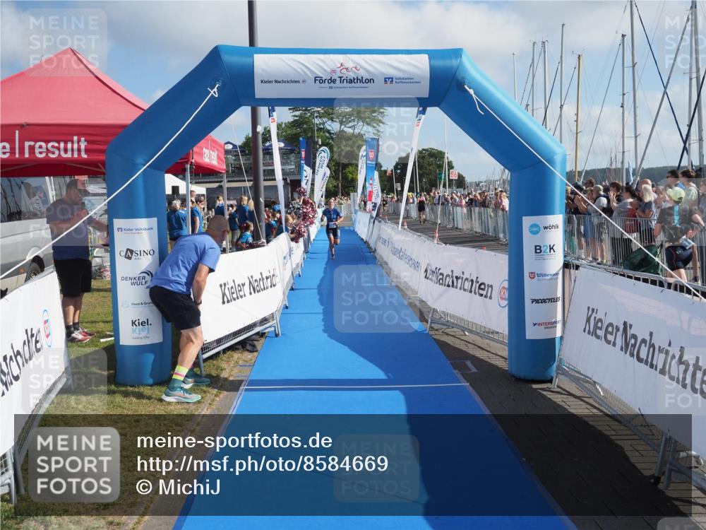 17.08.2025 - KN Förde Triathlon 2025 MichiJ http://msf.ph/oto/8584669 17.08.2025 10:10:29 Laufen 104 meine-sportfotos.de