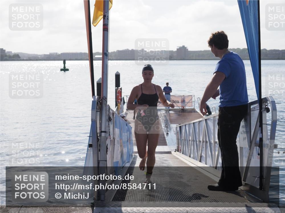 17.08.2025 - KN Förde Triathlon 2025 MichiJ http://msf.ph/oto/8584711 17.08.2025 09:22:52 Schwimmen 246, 249, 234, 249 meine-sportfotos.de