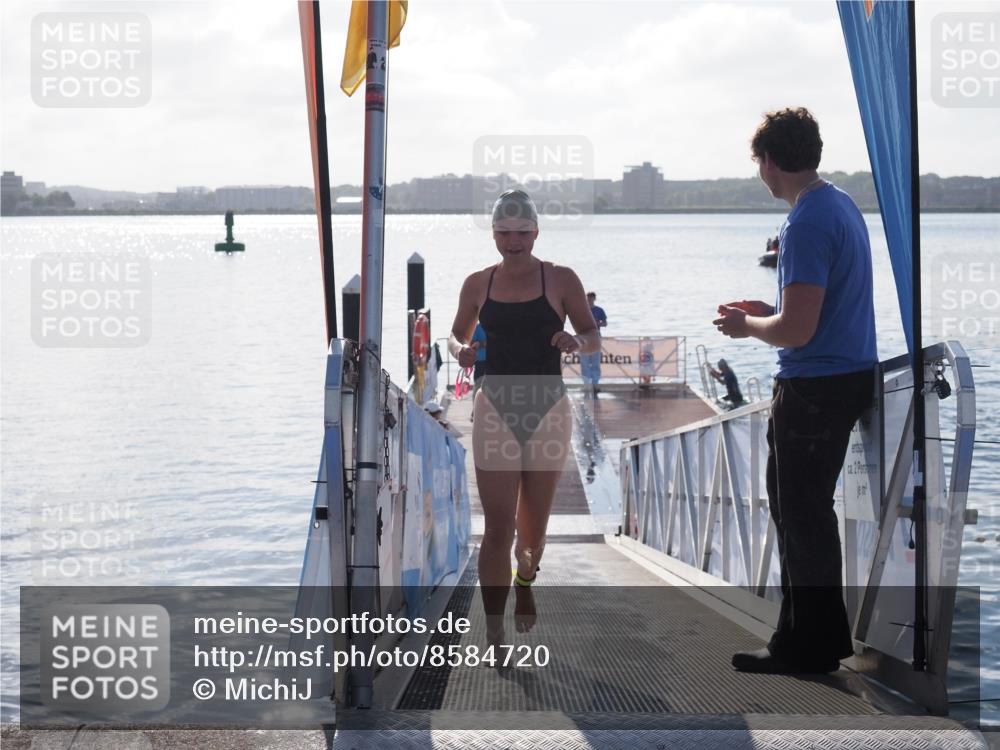 17.08.2025 - KN Förde Triathlon 2025 MichiJ http://msf.ph/oto/8584720 17.08.2025 09:22:52 Schwimmen 246, 249, 234, 249 meine-sportfotos.de