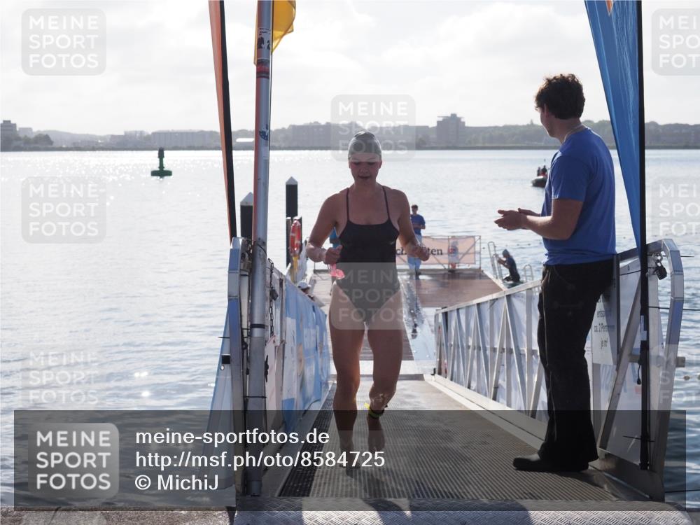 17.08.2025 - KN Förde Triathlon 2025 MichiJ http://msf.ph/oto/8584725 17.08.2025 09:22:53 Schwimmen 246, 249, 234, 249 meine-sportfotos.de