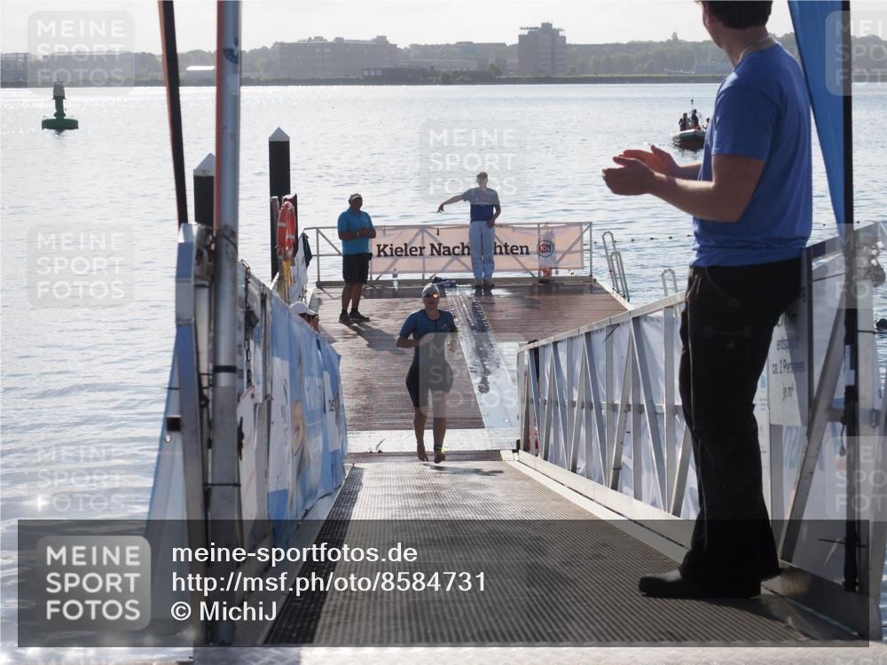 17.08.2025 - KN Förde Triathlon 2025 MichiJ http://msf.ph/oto/8584731 17.08.2025 09:23:00 Schwimmen 234, 249, 234 meine-sportfotos.de
