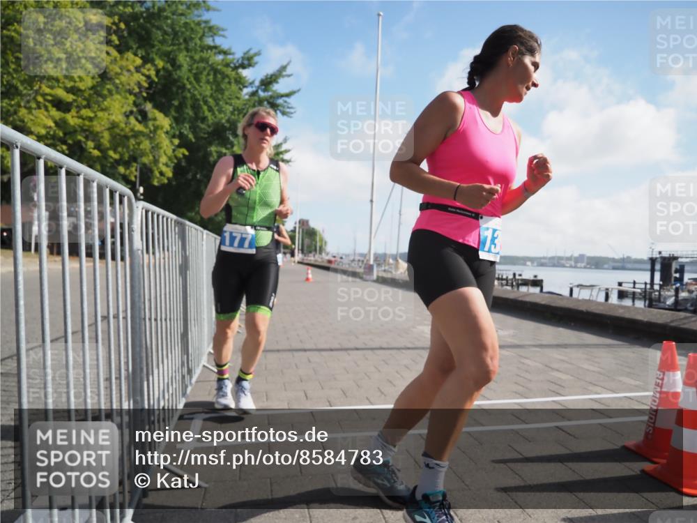 17.08.2025 - KN Förde Triathlon 2025 KatJ http://msf.ph/oto/8584783 17.08.2025 10:09:55 Laufen 135, 177, 204 meine-sportfotos.de