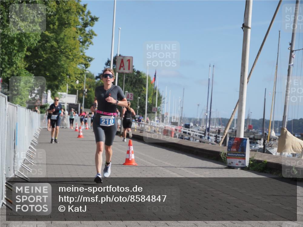 17.08.2025 - KN Förde Triathlon 2025 KatJ http://msf.ph/oto/8584847 17.08.2025 10:33:47 Laufen 210 meine-sportfotos.de