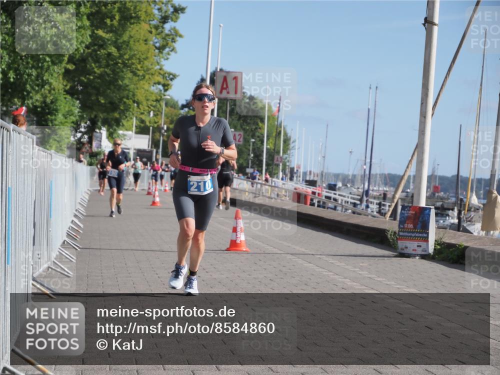 17.08.2025 - KN Förde Triathlon 2025 KatJ http://msf.ph/oto/8584860 17.08.2025 10:33:47 Laufen 210 meine-sportfotos.de