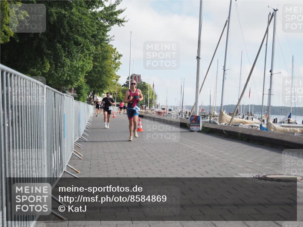17.08.2025 - KN Förde Triathlon 2025 KatJ http://msf.ph/oto/8584869 17.08.2025 10:10:20 Laufen 121, 228 meine-sportfotos.de