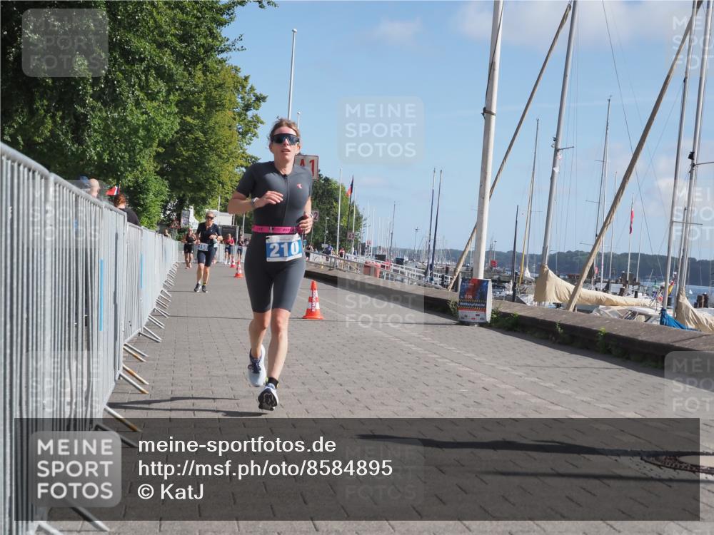 17.08.2025 - KN Förde Triathlon 2025 KatJ http://msf.ph/oto/8584895 17.08.2025 10:33:49 Laufen 190, 210 meine-sportfotos.de